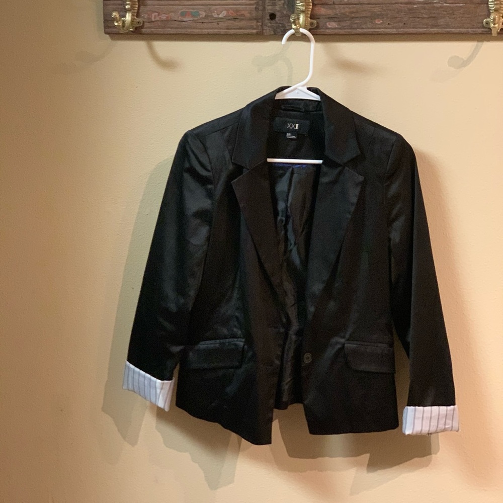 Blazer🔥4/$20 - Picture 2 of 5